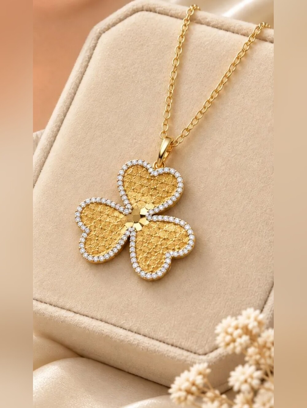 Clover Heart Gold Necklace - Yellow Gold